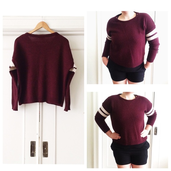|| Brandy Melville || Athletic Sweater - Picture 4 of 4