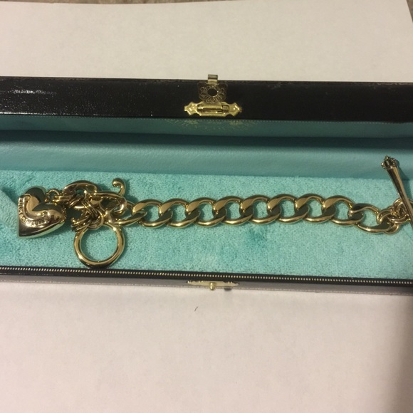 New juicy couture charm bracelet with box