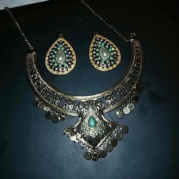 Forever 21 Jewelry Set
