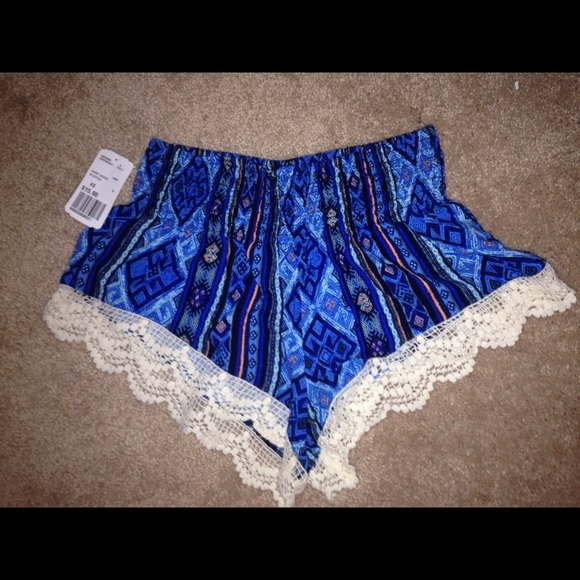 NWT Tribal Shorts (F21)