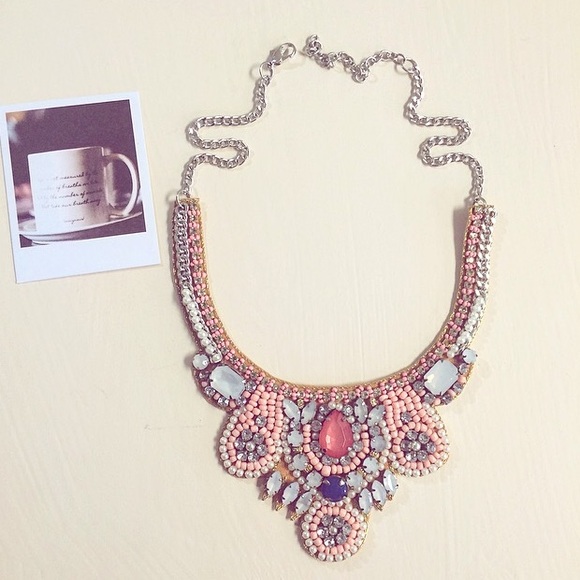 Handmade bib necklace - Picture 2 of 3