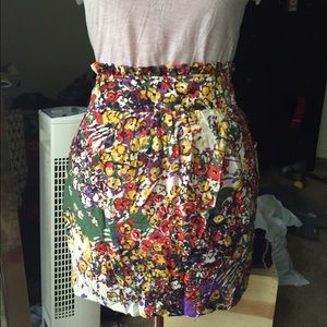 Pretty Floral Skirt by Salemio