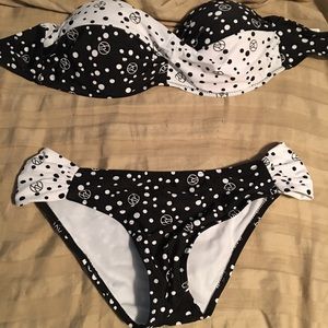 Black & white bikini