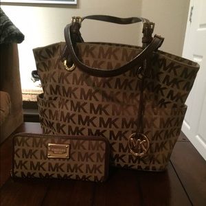 Michael Kors shoulder bag!