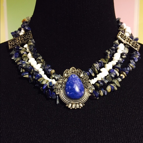 Jewelry - ✨NEW✨Gorgeous Blue Necklace