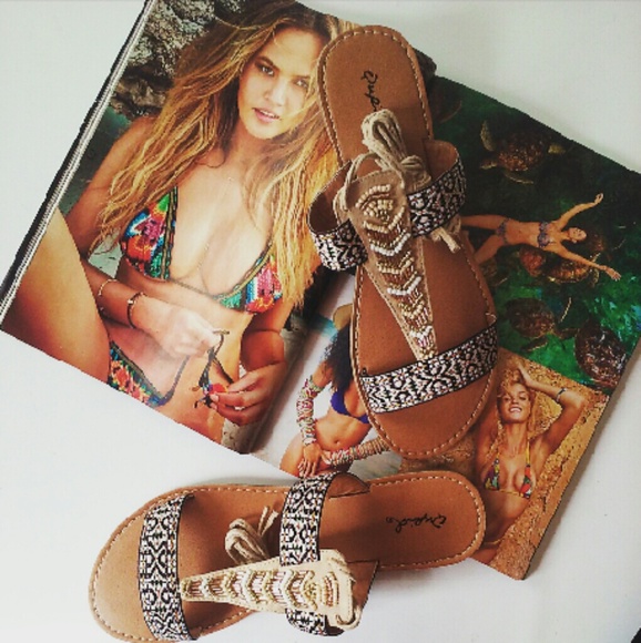 Shoes - 🌴🌺🌻Hawaii Sunset Vibes..... Lace Up Sandals