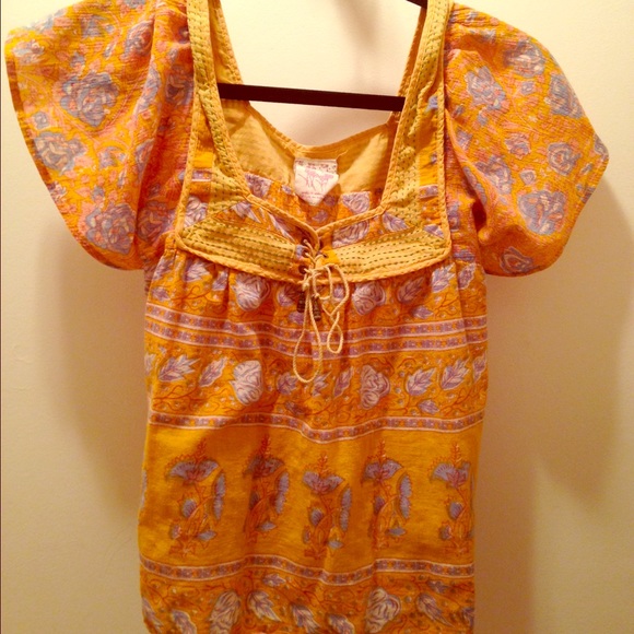 ❌SOLD❌ FREE PEOPLE shirt. Tie in front&back - Picture 1 of 4