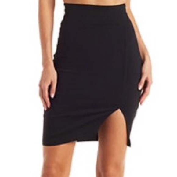 Black skirt with slit