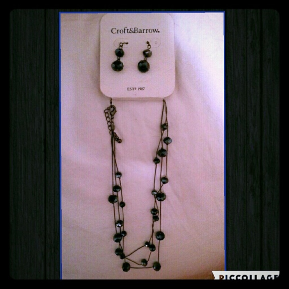 NWT Croft & Barrow Earring Necklace Set