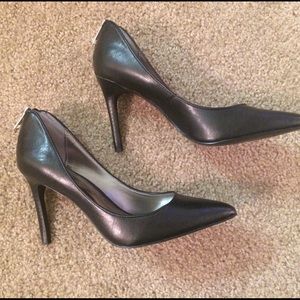 SOLD on  ♏️ Carlos Santana black pumps size 6