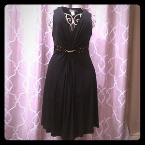 👛So flattering Calvin Klein dress