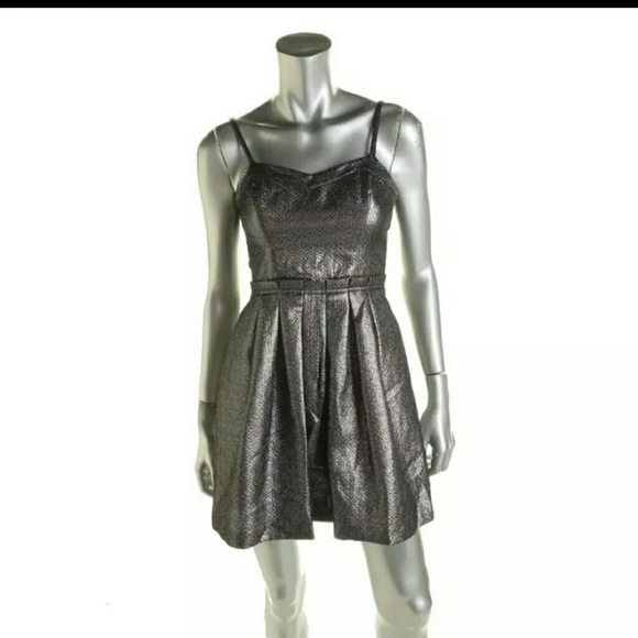 NEW $158 GUESS DRESS