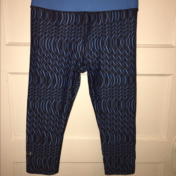UA HeatGear Armour Stripe Capri - Picture 1 of 3