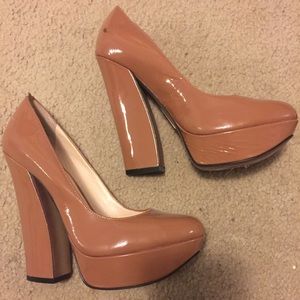 Jessica Simpson inspired wide heel heels.