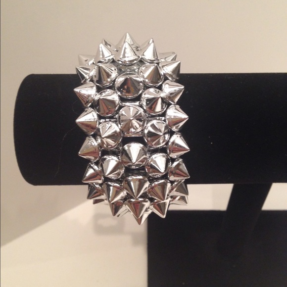 Holly bracelet