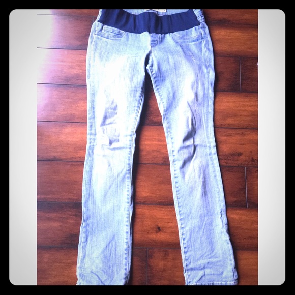 Light Wash Maternity jeans