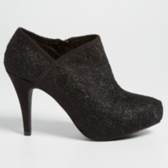 Black lace heels.  *No Trades* - Picture 1 of 1