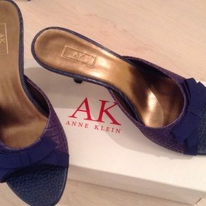 Navy Anne Klein leather slides