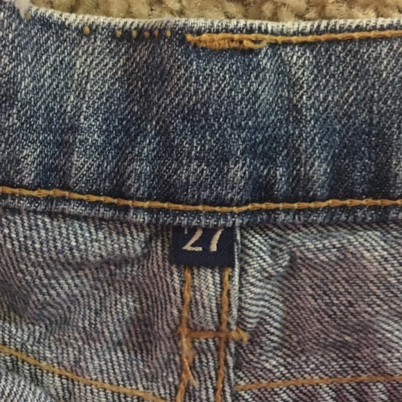 Size 27 Lf daisy distressed shorts - Picture 3 of 6