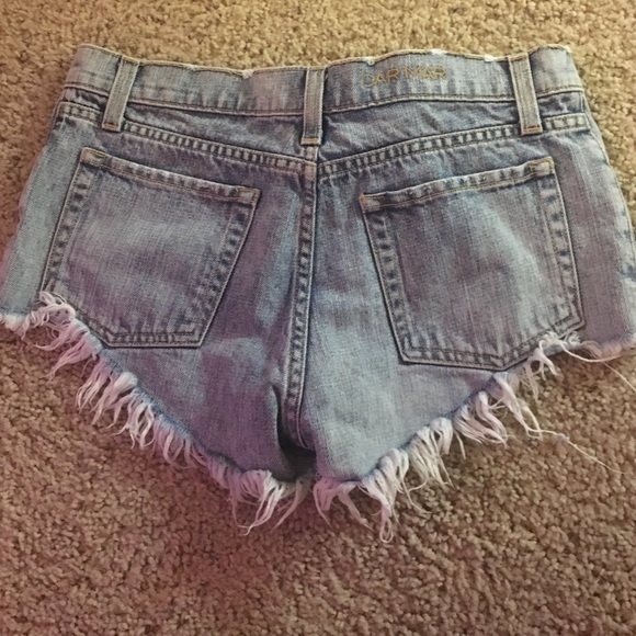 Size 27 Lf daisy distressed shorts - Picture 4 of 6