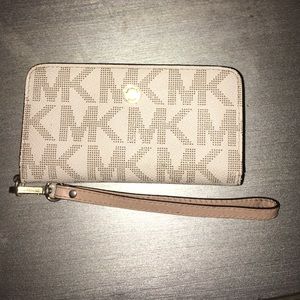 Michael Kors Wristlet