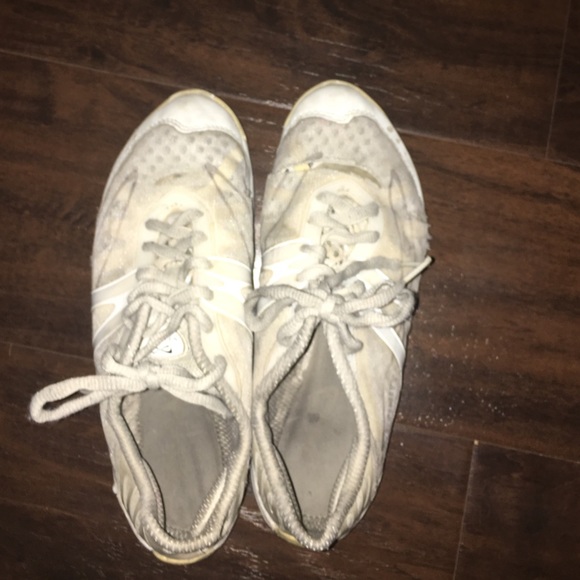 Vengance cheer shoes