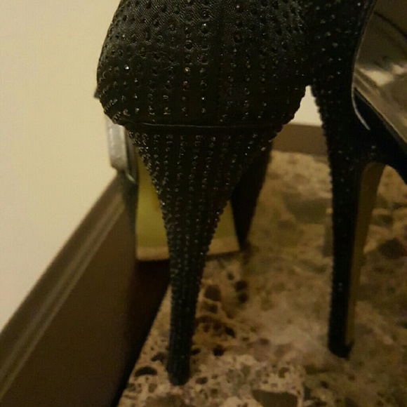 Shoes - Picture 2 of 3