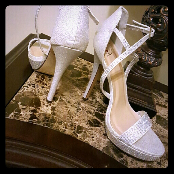 Shoes - Picture 1 of 3