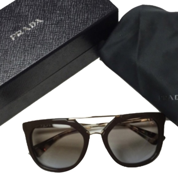 *SOLD* Authentic Prada Cinema - Picture 1 of 4