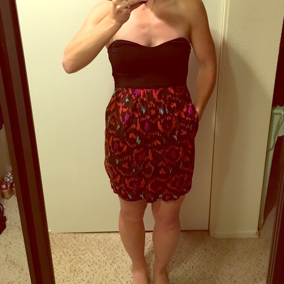 Cute Hurley strapless dress