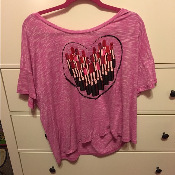 Lipstick oversized shirt!