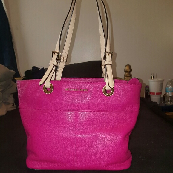SOLD!!!! Michael kors purse - Picture 1 of 1