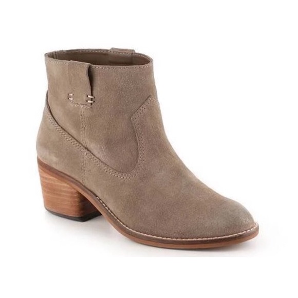 Dolce Vita Shoes - ⚡️SALE⚡️Dolce Vita Gibbon Western Bootie