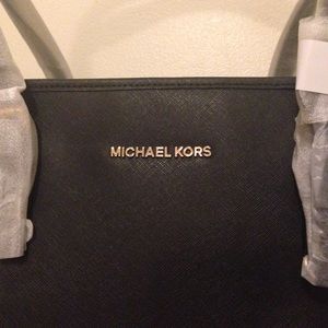 SOLD-- Michael kors purse