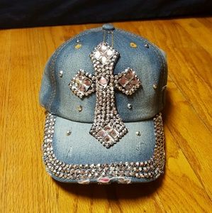 Diamonds cross hat
