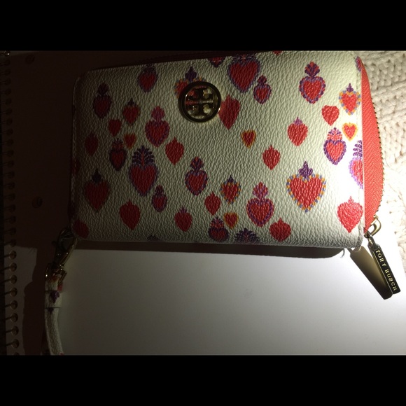 Tory burch wallet printed heart wristlet - Picture 4 of 4