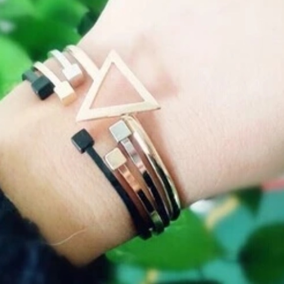 Jewelry - Bangle