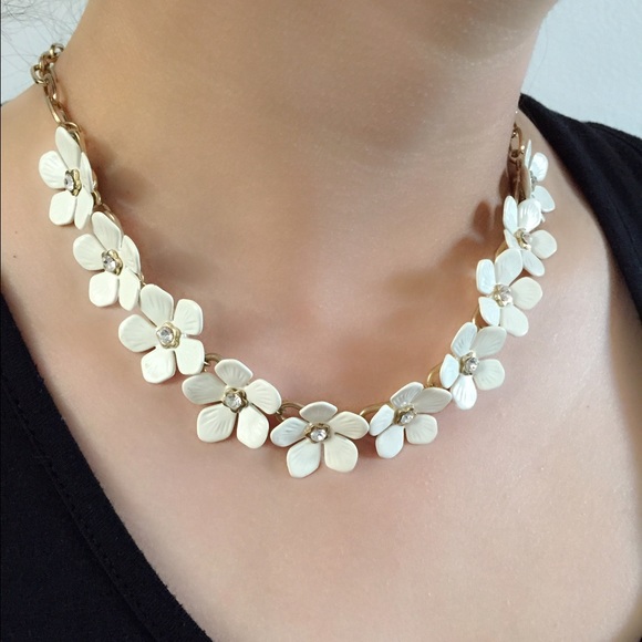White flower necklace