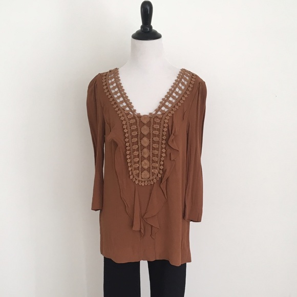 Brown v-neck top w crochet detail Scarlet Roos