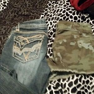 Hydraulic capri 1/2 & size 1 l.e.i. camo shorts