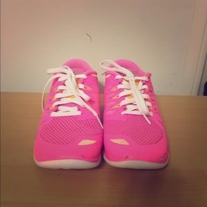 Nike Free 5.0 Pink - Youth 4 (Women's 6)