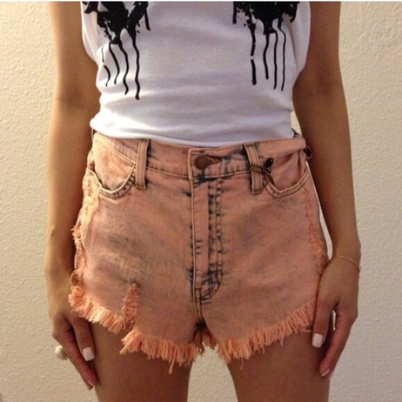 Acid Wash Distressed High Waisted Shorts - Picture 2 of 4