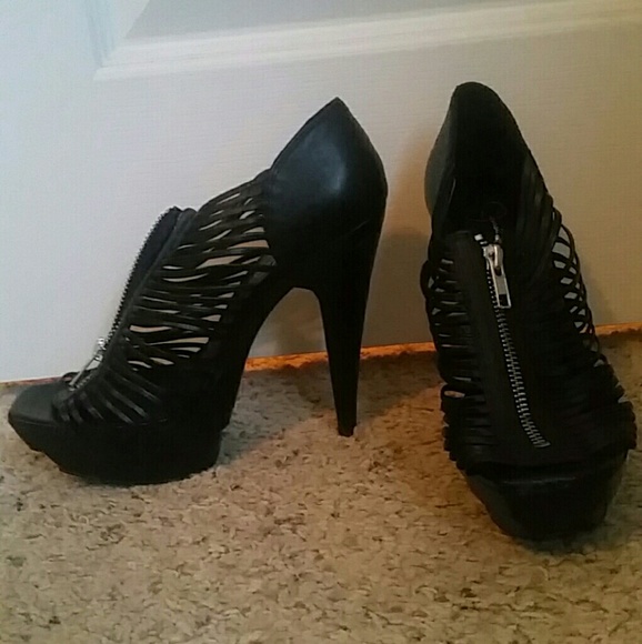 Jessica Simpson heels