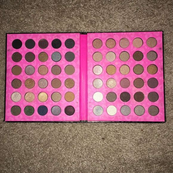 Forever 21 Eye Shadow Book