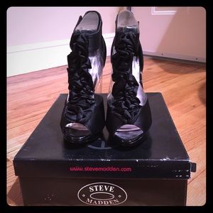 BRAND NEW Steve Madden Fiestaa Sandal-Black