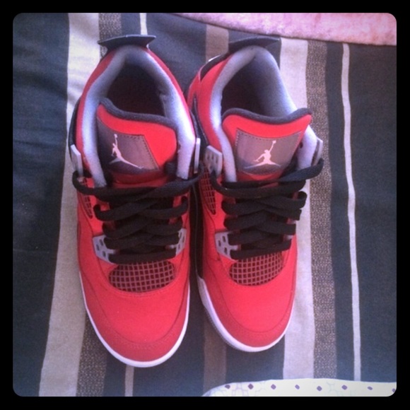 Jordan toro 4s