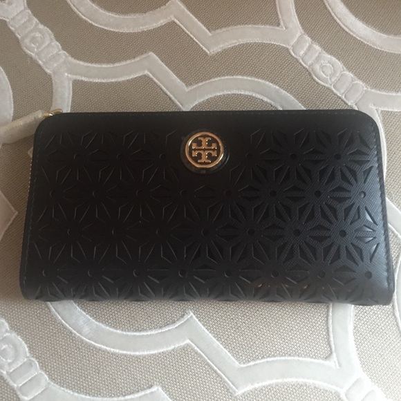 Tory Burch zip around wallet