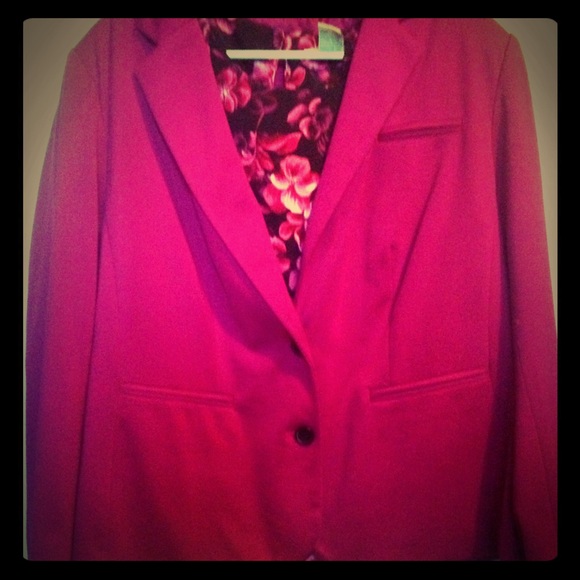 Burgundy Blazer Apt. 9 & Pink\ Black top
