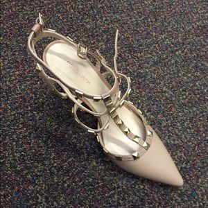 BCBGeneration Darron patent nude pump!