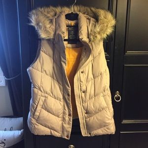 Gap puffer vest